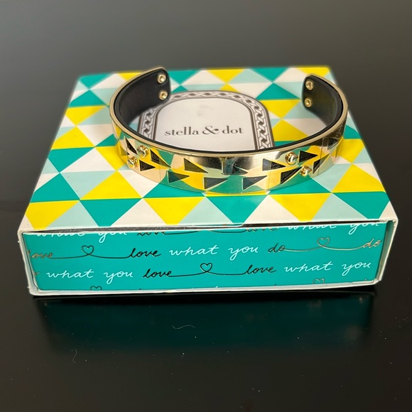 Stella & Dot Addison Cuff - Picture 2 of 4